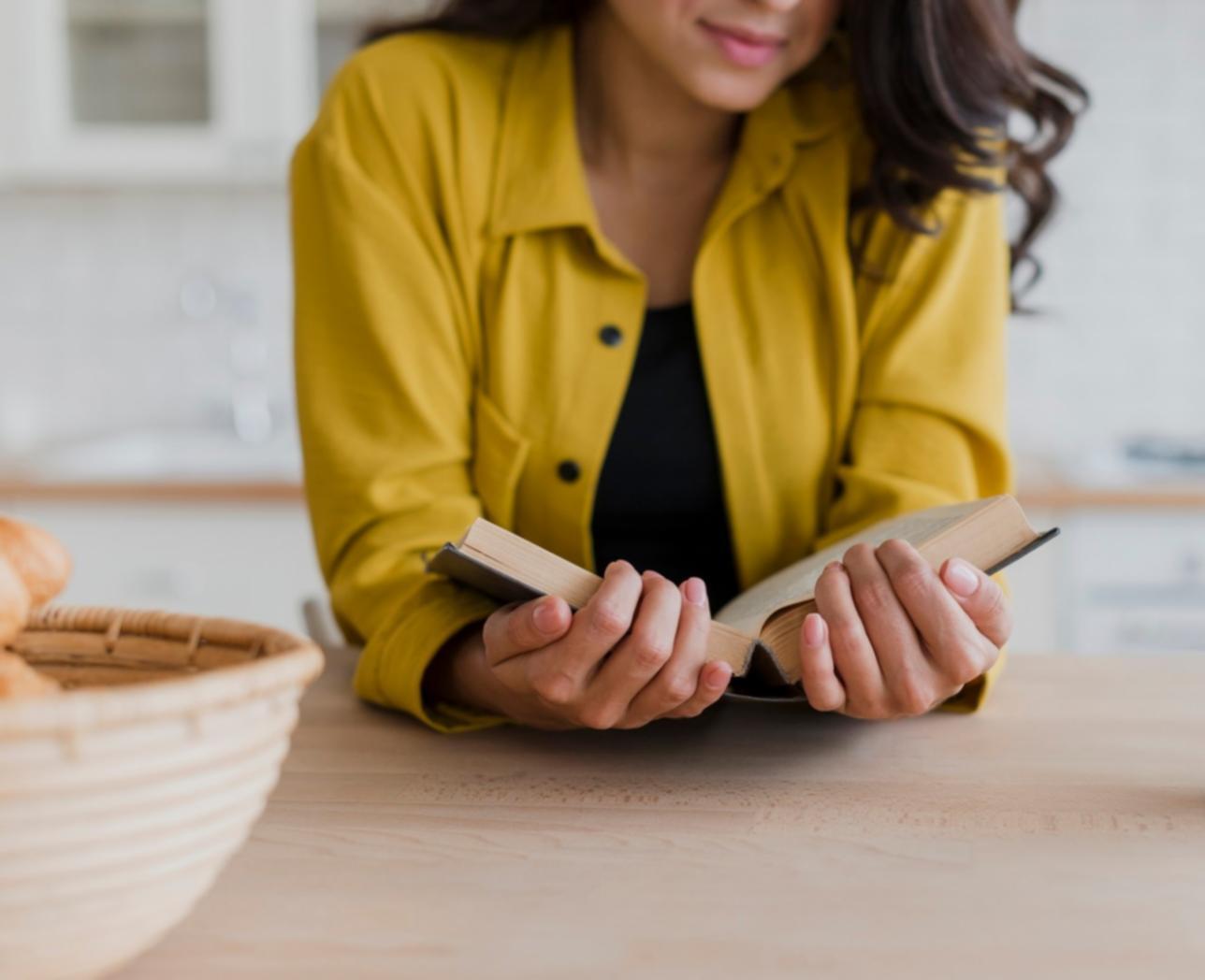 Financial planning discussion between advisor and client